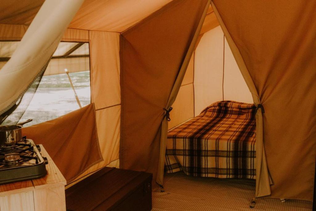 Camping Onlycamp Les Vailhes Lodève 外观 照片