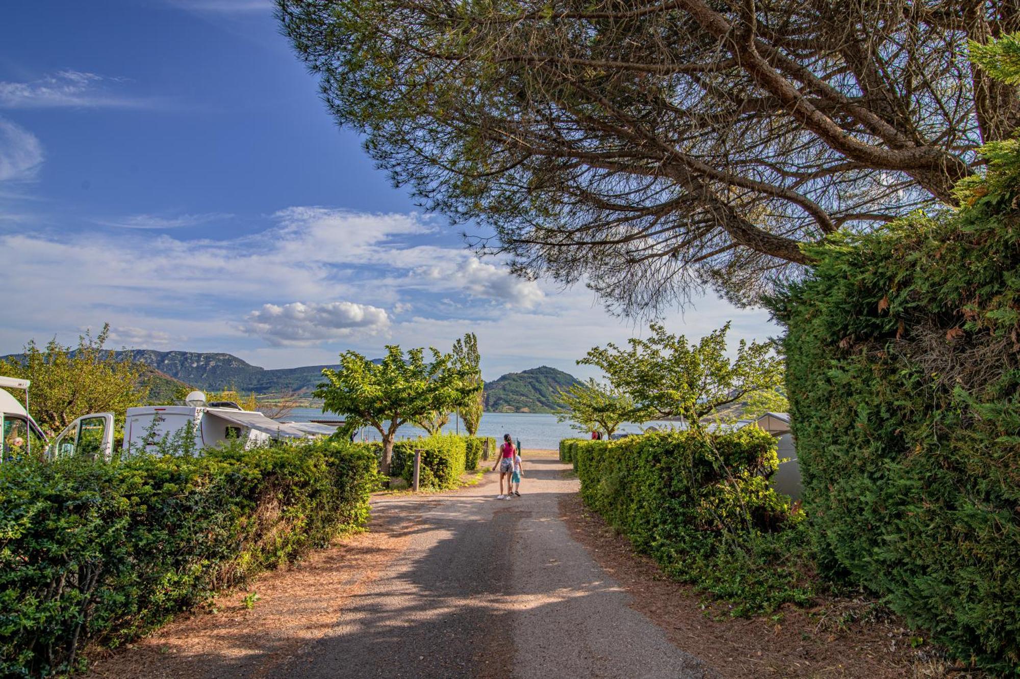 Camping Onlycamp Les Vailhes Lodève 外观 照片